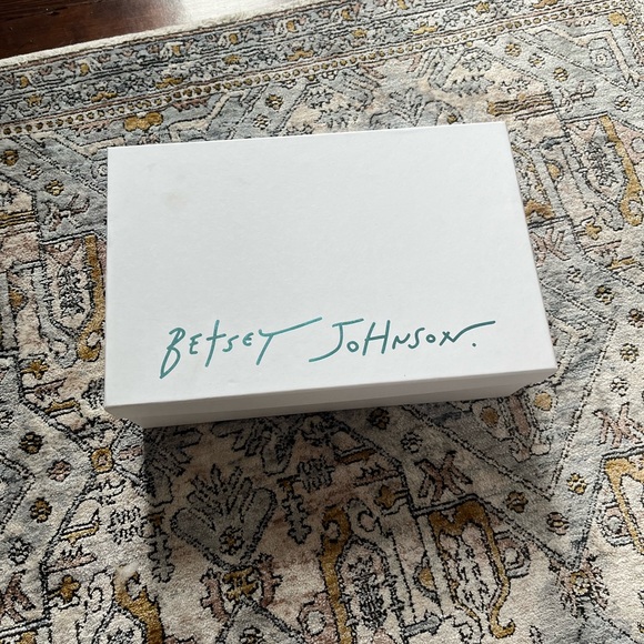 Betsey Johnson Kami Pearl Block Heels 👡 - Picture 3 of 9